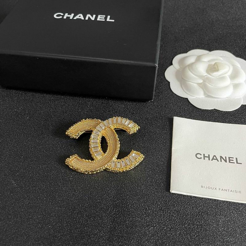 Chanel Brooch 05yxs107